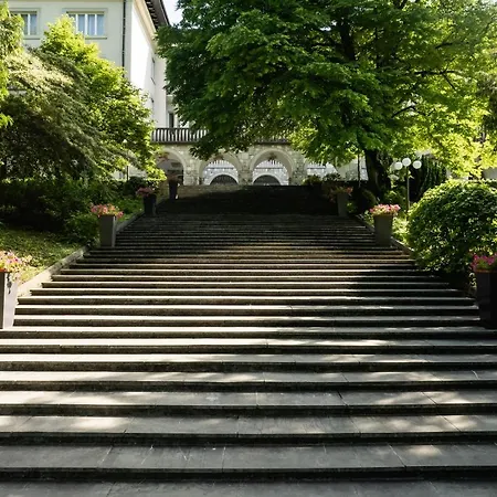 维拉布莱德酒店